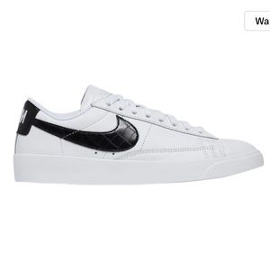Women’s Nike Blazer Low (Size 9)